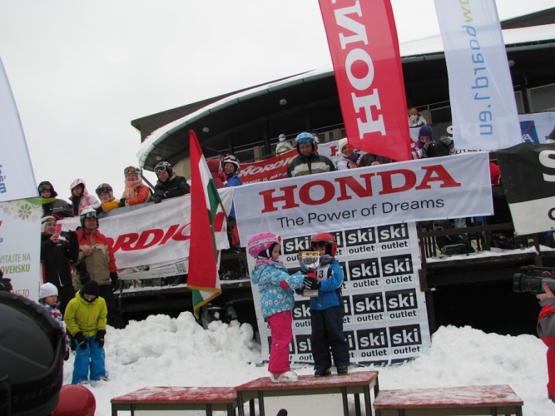 A tavalyi és az idei legfiatalabb versenyző kupaátadása - Kattints a képre a nagyításhoz