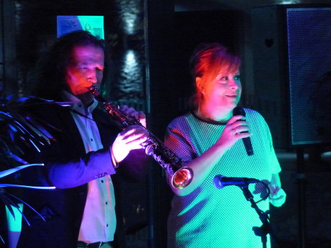 St. Martin és Szulák Andrea egy rögtönzött koncerten