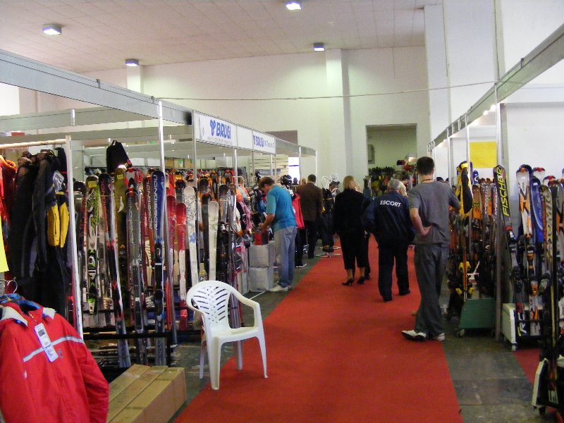 A síbörze ezúttal teljesen elkülönítve a 16-os pavilonban kapott helyett. - Kattints a képre a nagyításhoz