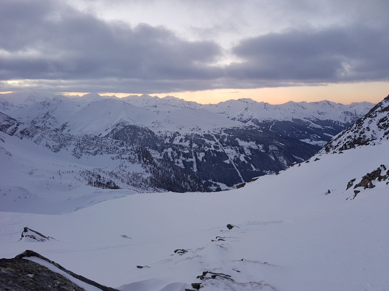 Palfnerscharte (2321m). Szemben a Stubnerkogel.