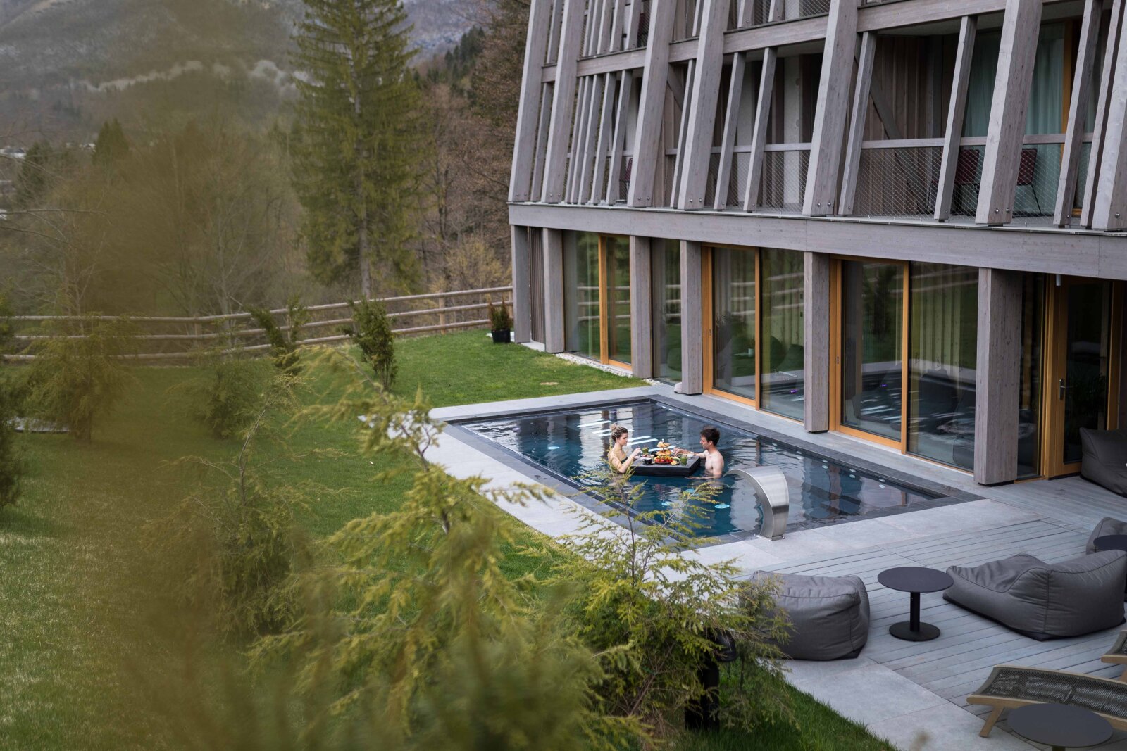 2022-4-HotelBohinj-savna-bazen-MGPH-16.jpg