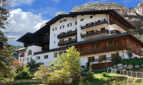 15-hotel-dolomiti.jpg