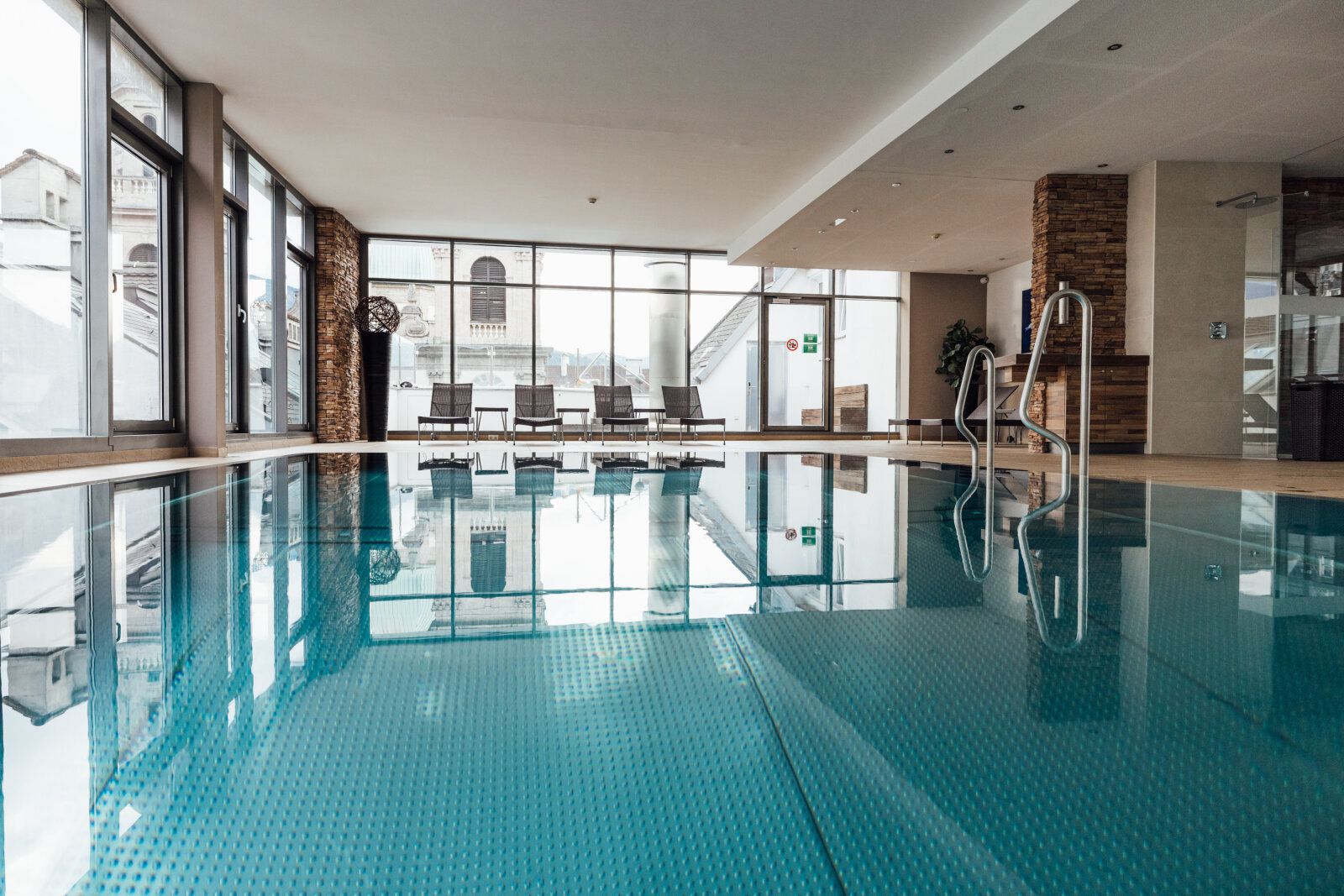SPA-Pool-Indoor-2.jpg