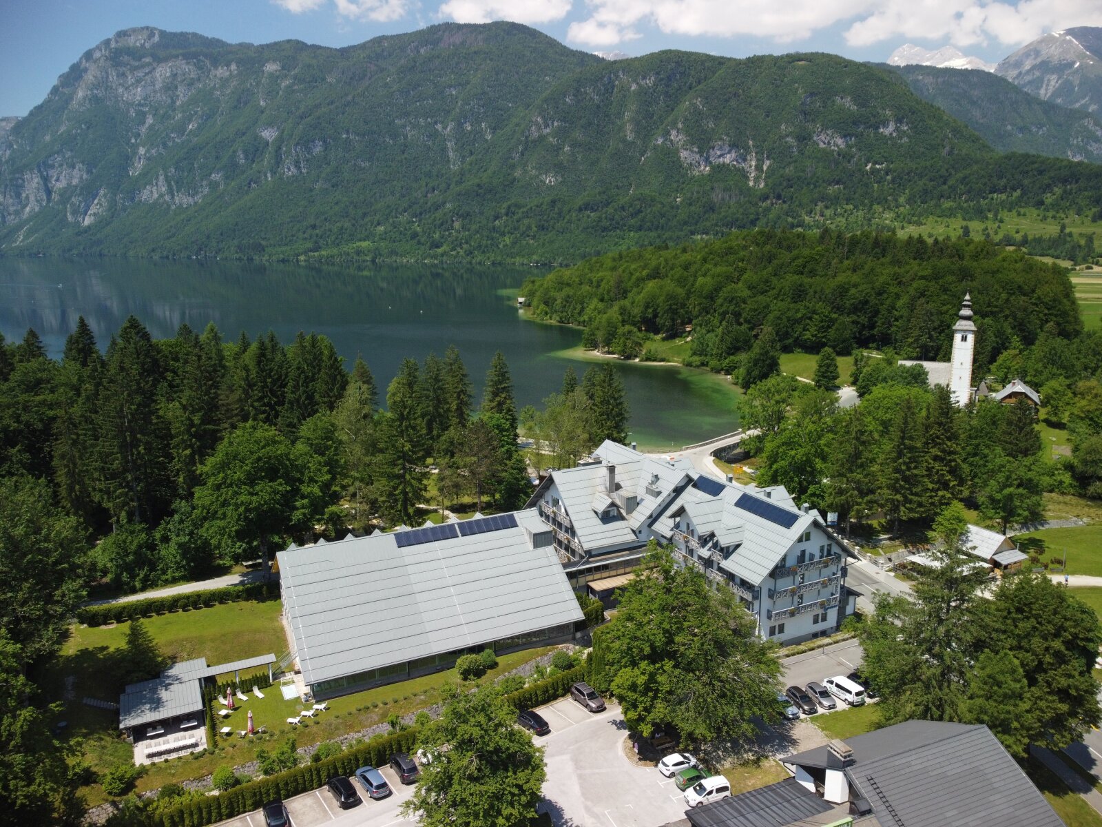 HOTEL-JEZERO---DRON.jpg