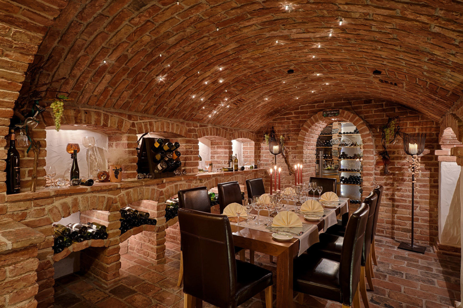 files-HotelWeinkellerWeinkeller08Fullscreen.jpg