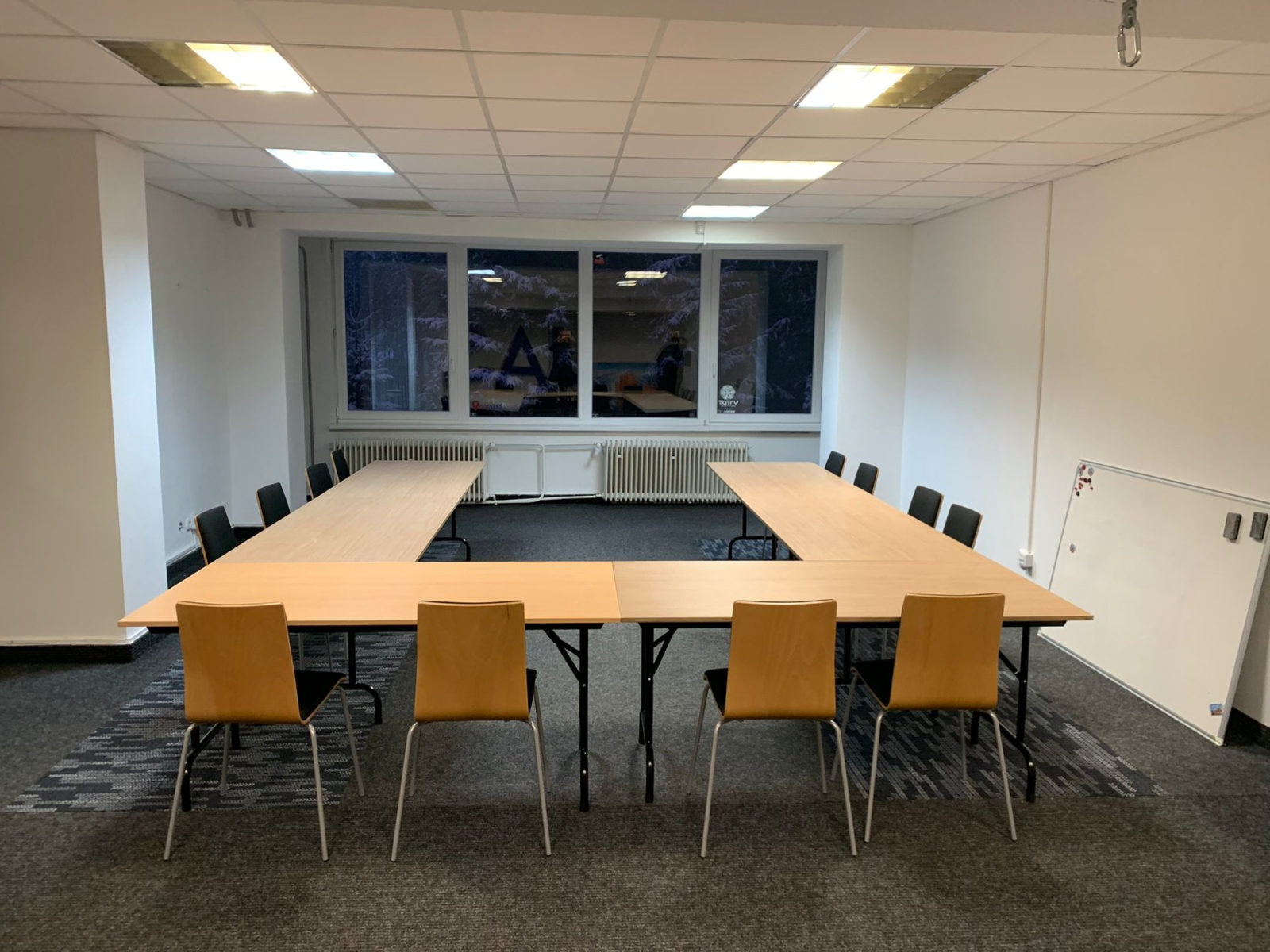 Konferencna-miestnost-SKI-61bb051275a63.png