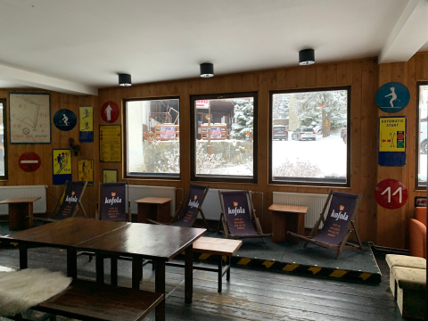 SKI-Bar-interier-61bb02300a813.png