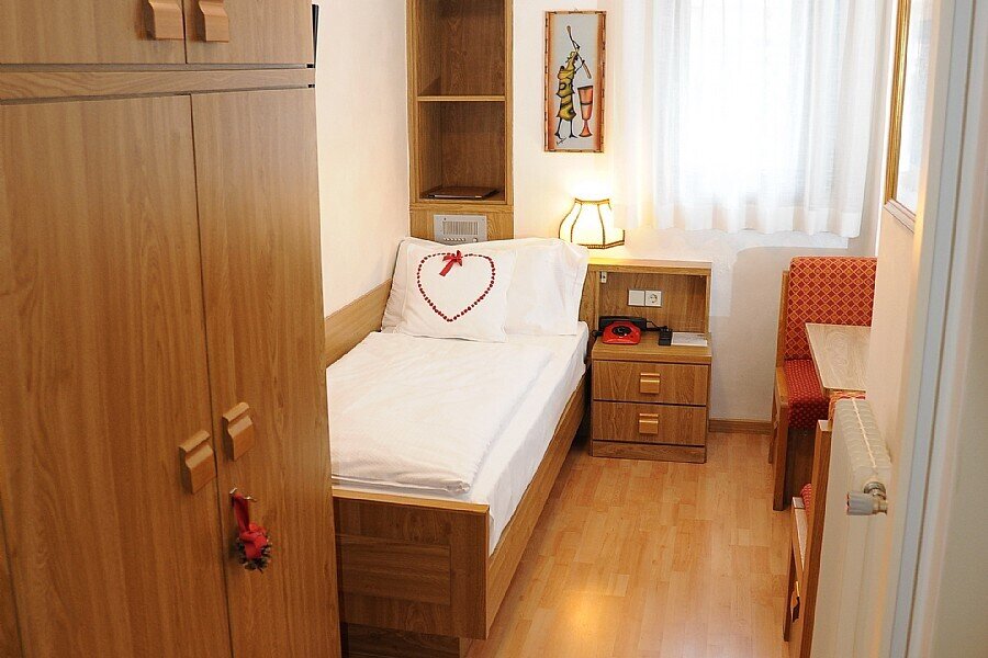 Egyágyas szoba | északi fekvésű