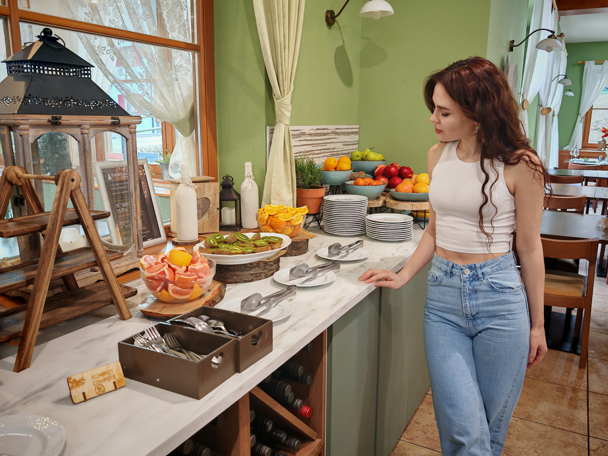 Étterem a szomszédos Bolfenk házban