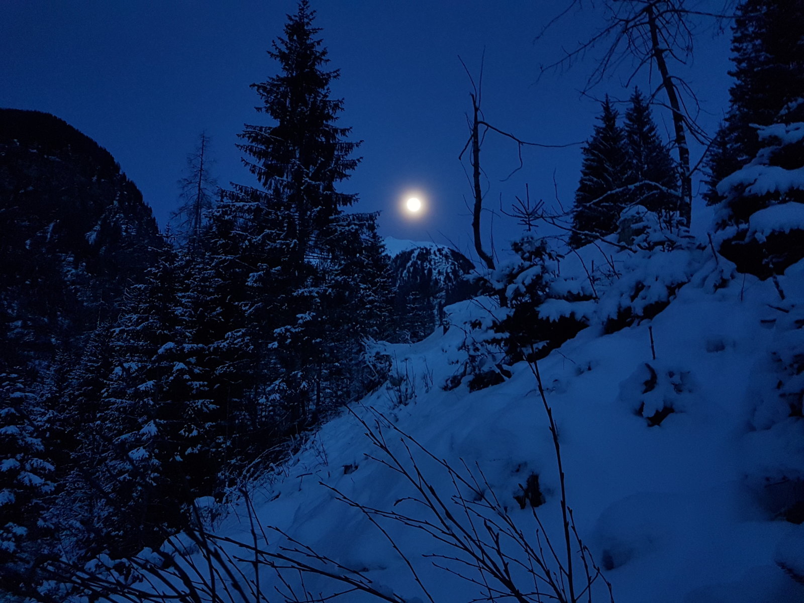 Udvara van a holdnak - érkezik a front