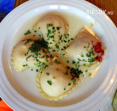 Karintiai töltött tésztatáska - Käsnudeln