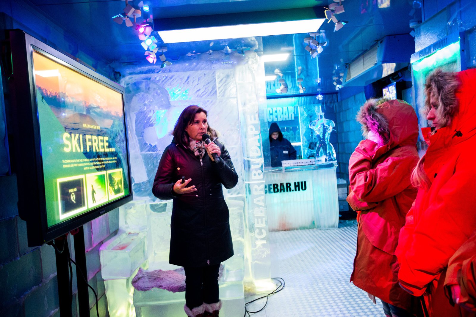 Rajna Gabriella, a Helly Hansen Magyarország ügyvezetője tartotta a kollekció bemutatót.