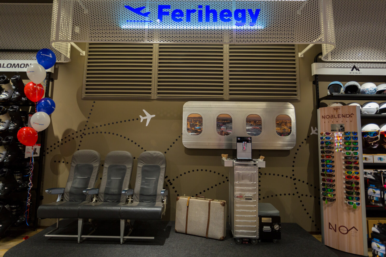 Az üzlet a repülés témáját idézi fel