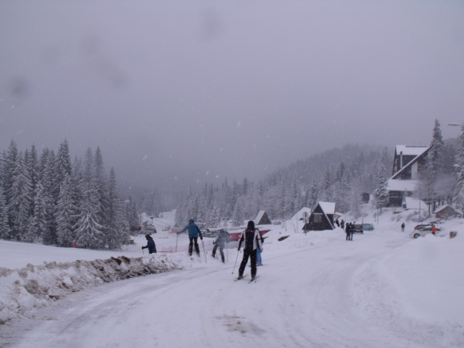 Szállásról a pályára menve akár úton közlekedve