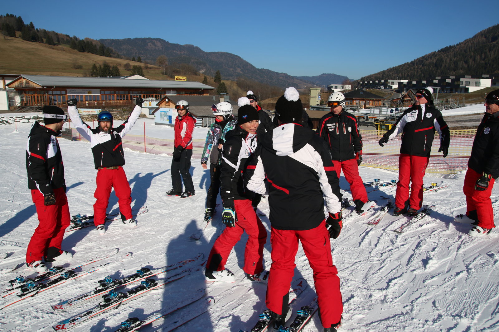 60 órás sítúravezető akkreditált pedagógus továbbképzés – az ISE kiképző oktatói