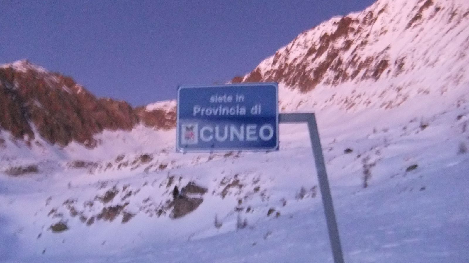 Lombarde hágó, Olasz-Francia határ. A kép sötétedés után készült!