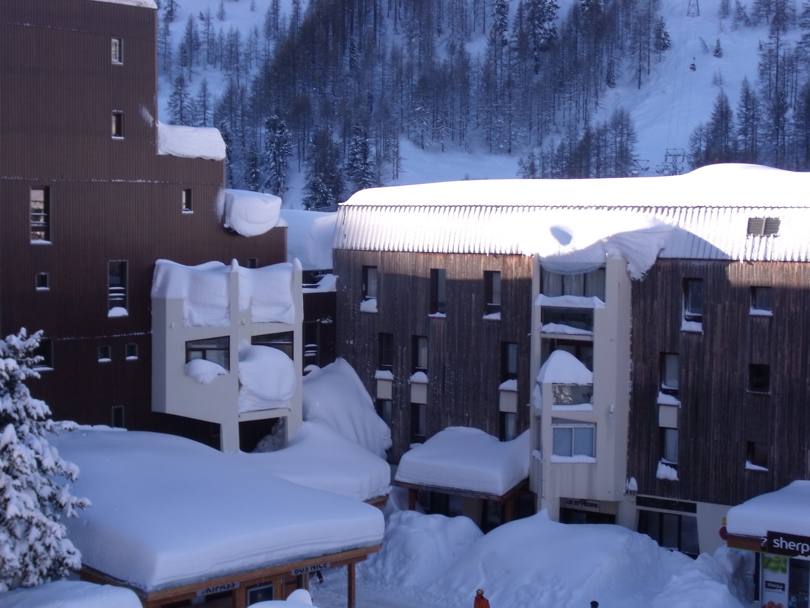 Rég volt a hó takarítva néhány erkélyről.2014.02.09.