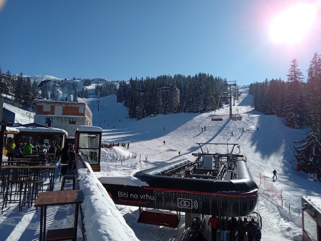 Jahorina / Bosznia: modern ülőliftek jellemzik a síterepet | Kép: síelők.hu