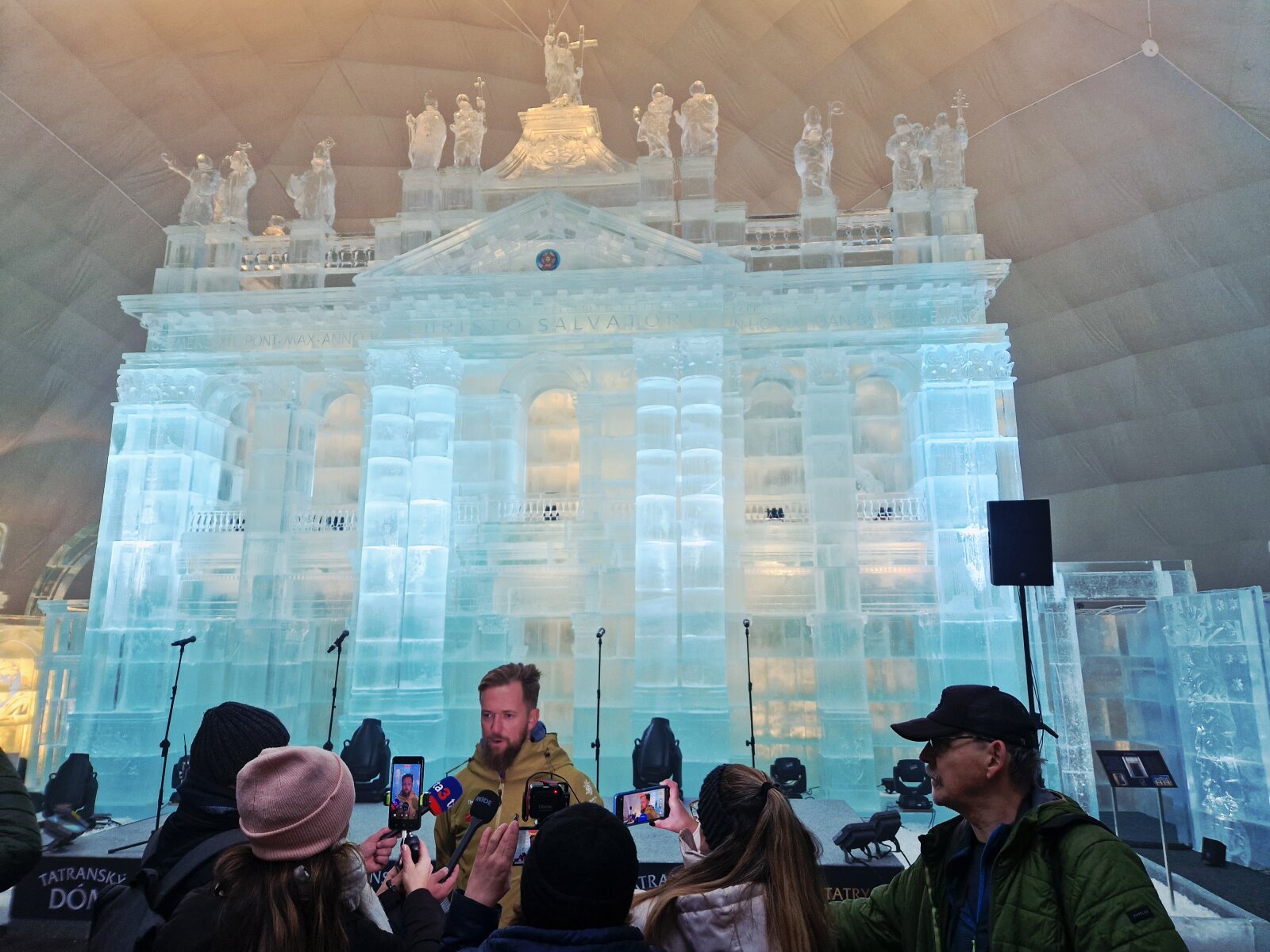 A templom tetejét az apostolok szobrai díszítik | Fotó: sielok.hu