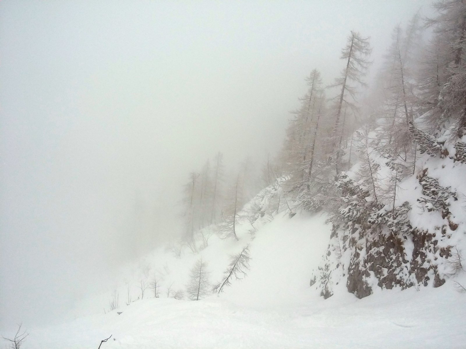 A másik oldalon is van egy gerinc.