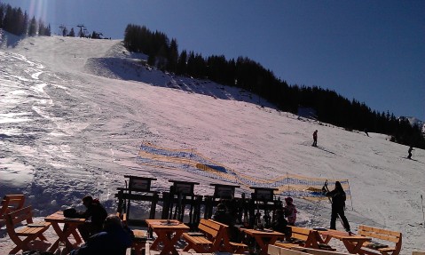 Szikrázó napsütés és meleg...