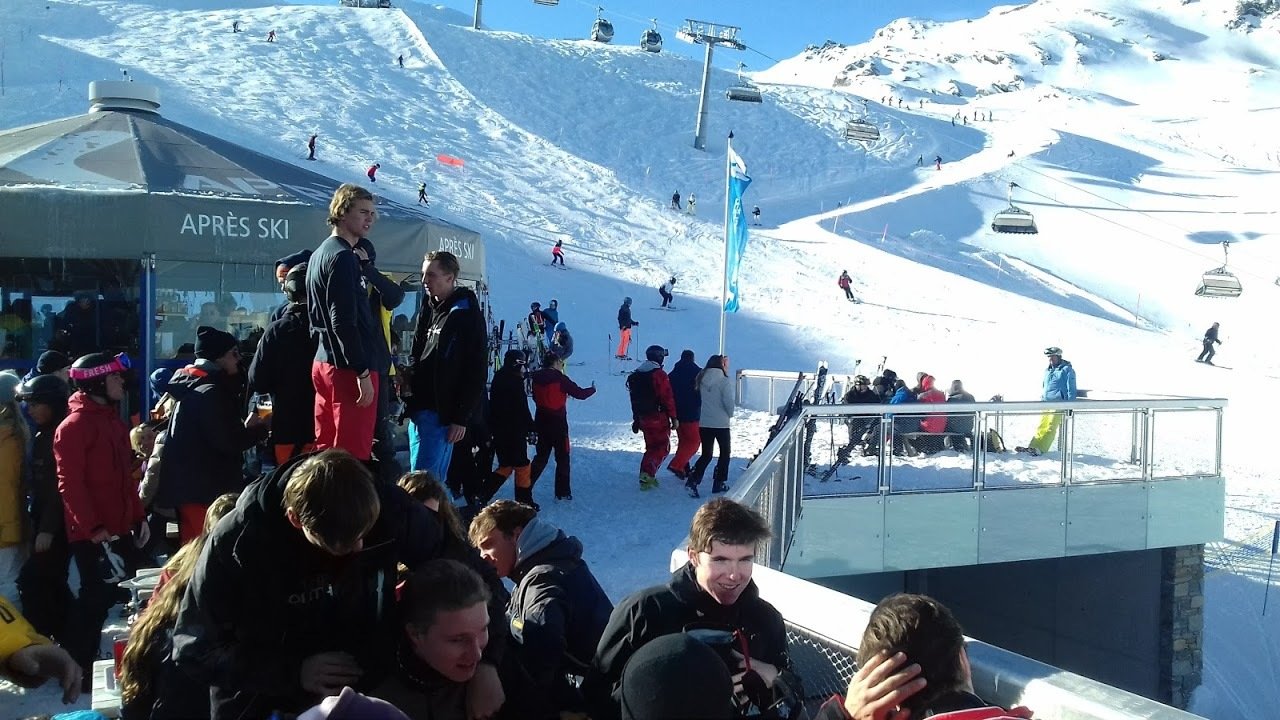 Kitzsteinhorn, Alpincenter. Már csak állóhely van.