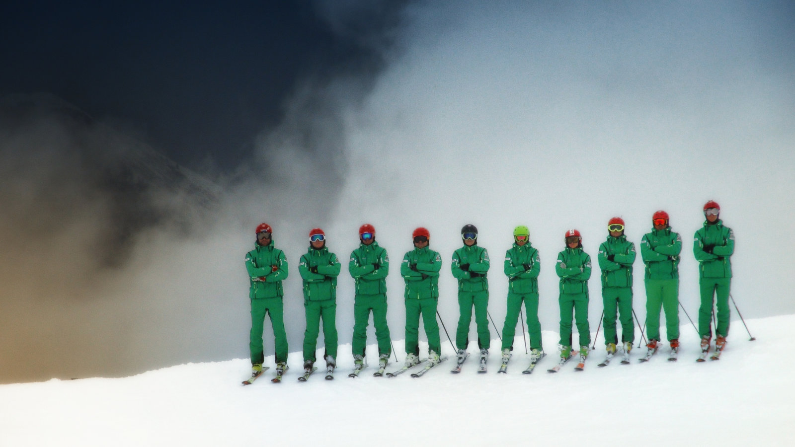 Meglepetés havon edzhettünk Kaprunban, és mi zártuk a szezont: szombaton az első lifttel mentünk fel, hétfőn pedig az utolsó lifttel jöttünk le a gleccserről.