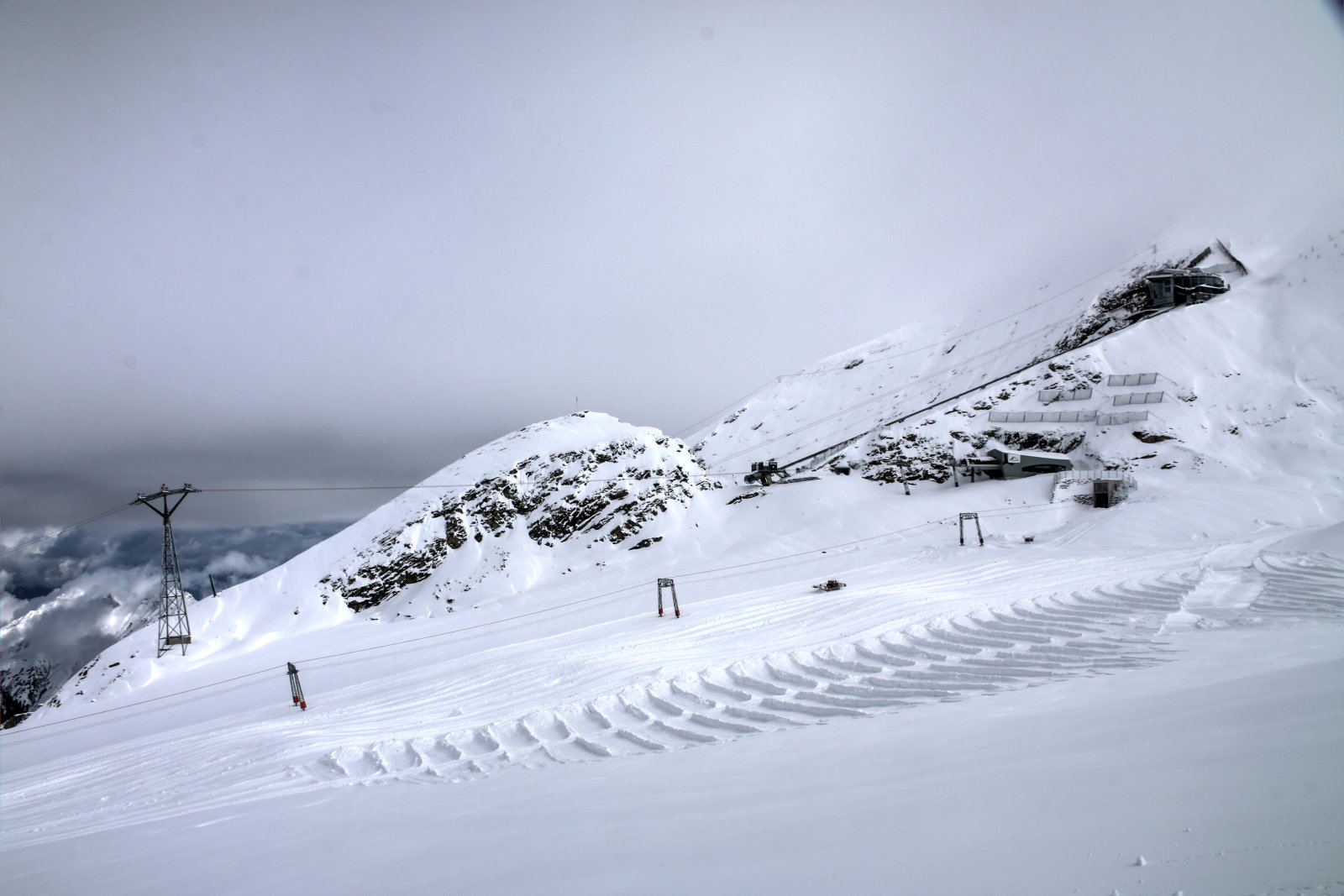 Kezelik a pályákat - Fotó: Stánicz Balázs