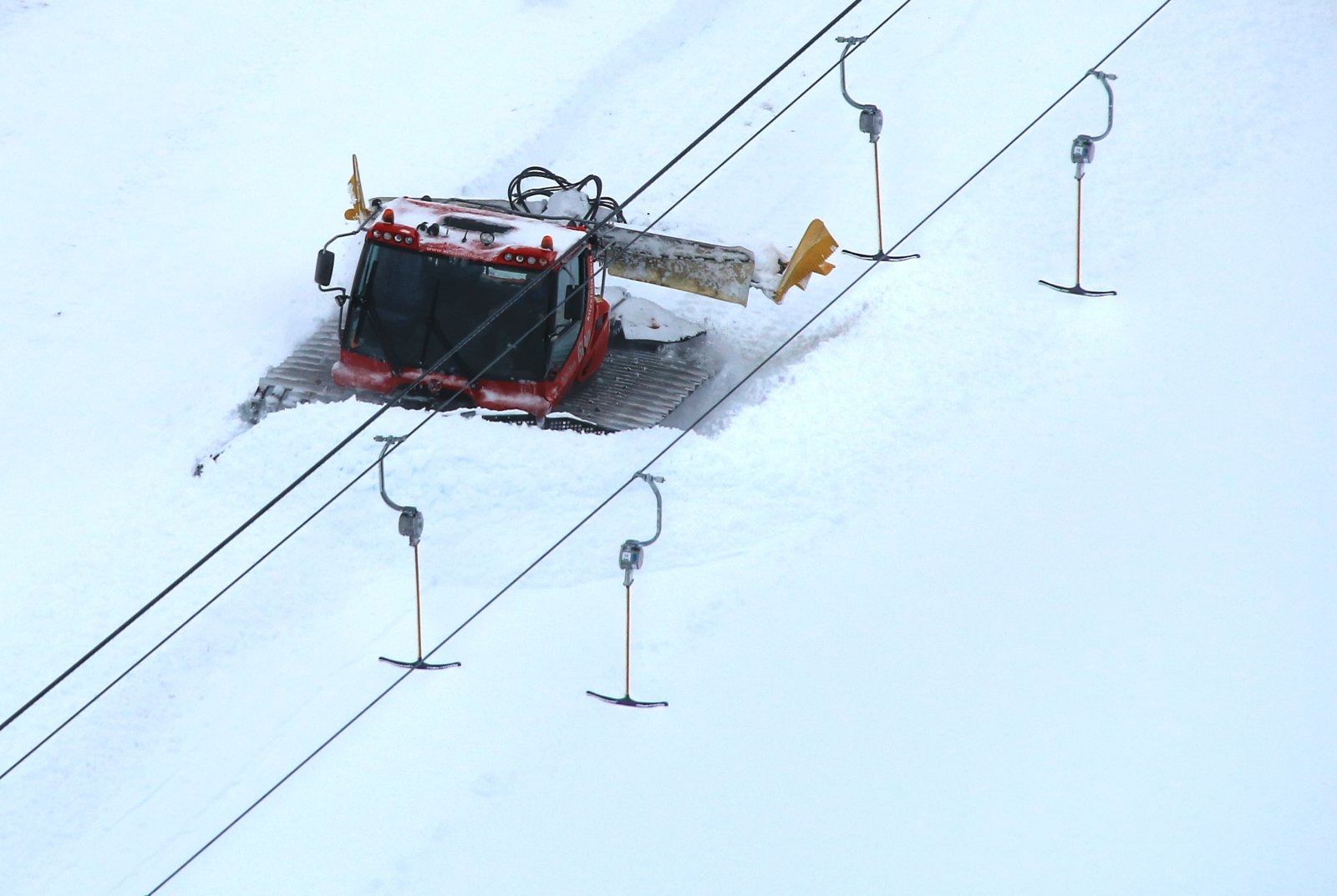 Ratrakolják a pályákat a gleccseren - Fotó: Stánicz Balázs (Stani)
