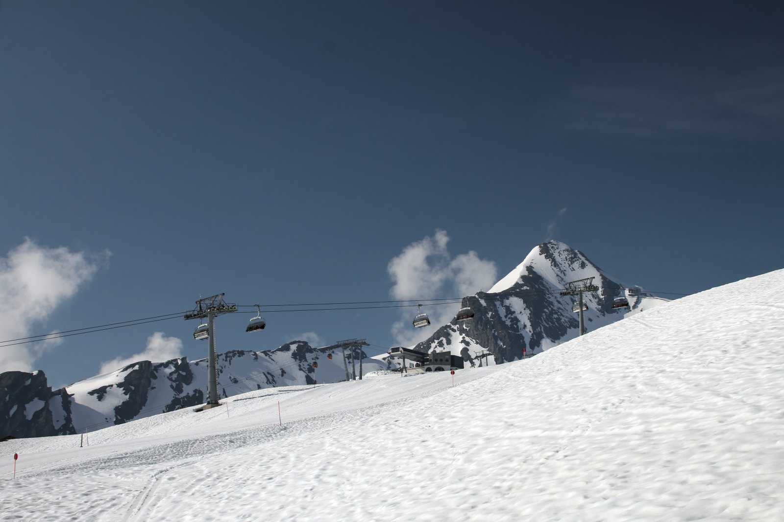 A piros 12-es a Kristall hatülésessel 