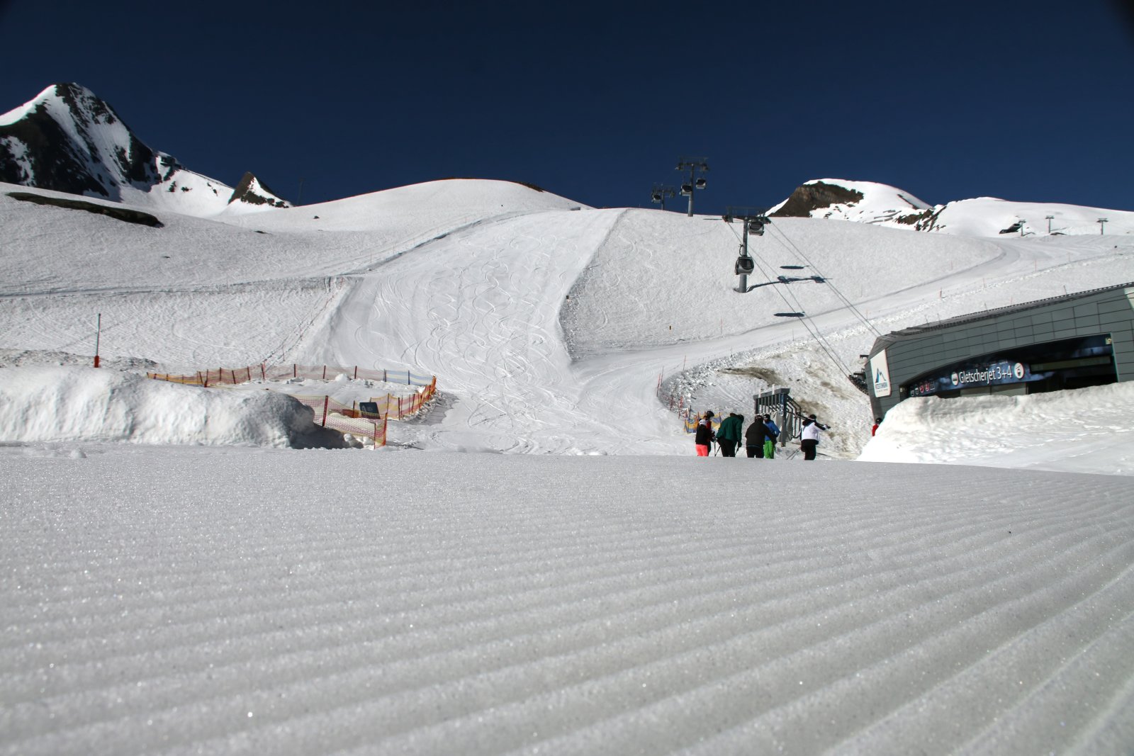 Az Alpincentertől induló modern Gletscherjet 3 kabinos