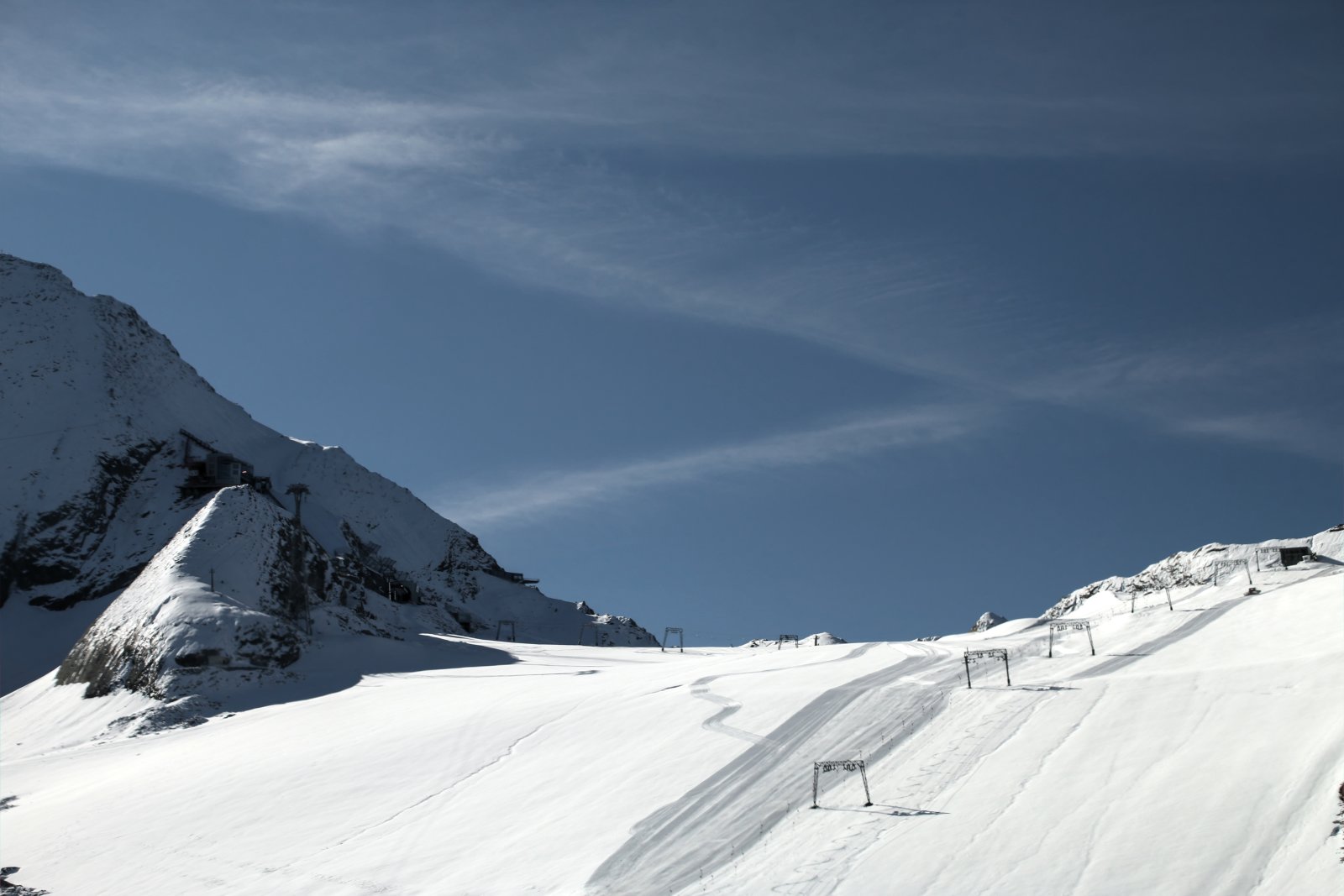 Készülnek a gleccsersípályák