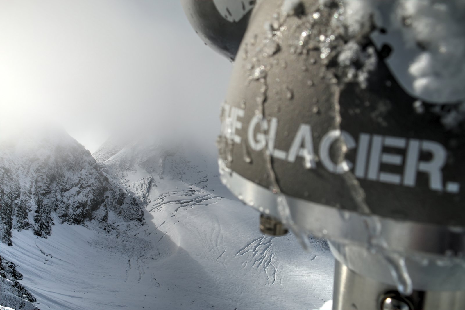 Friss hóval köszön el a szeptember a gleccseren