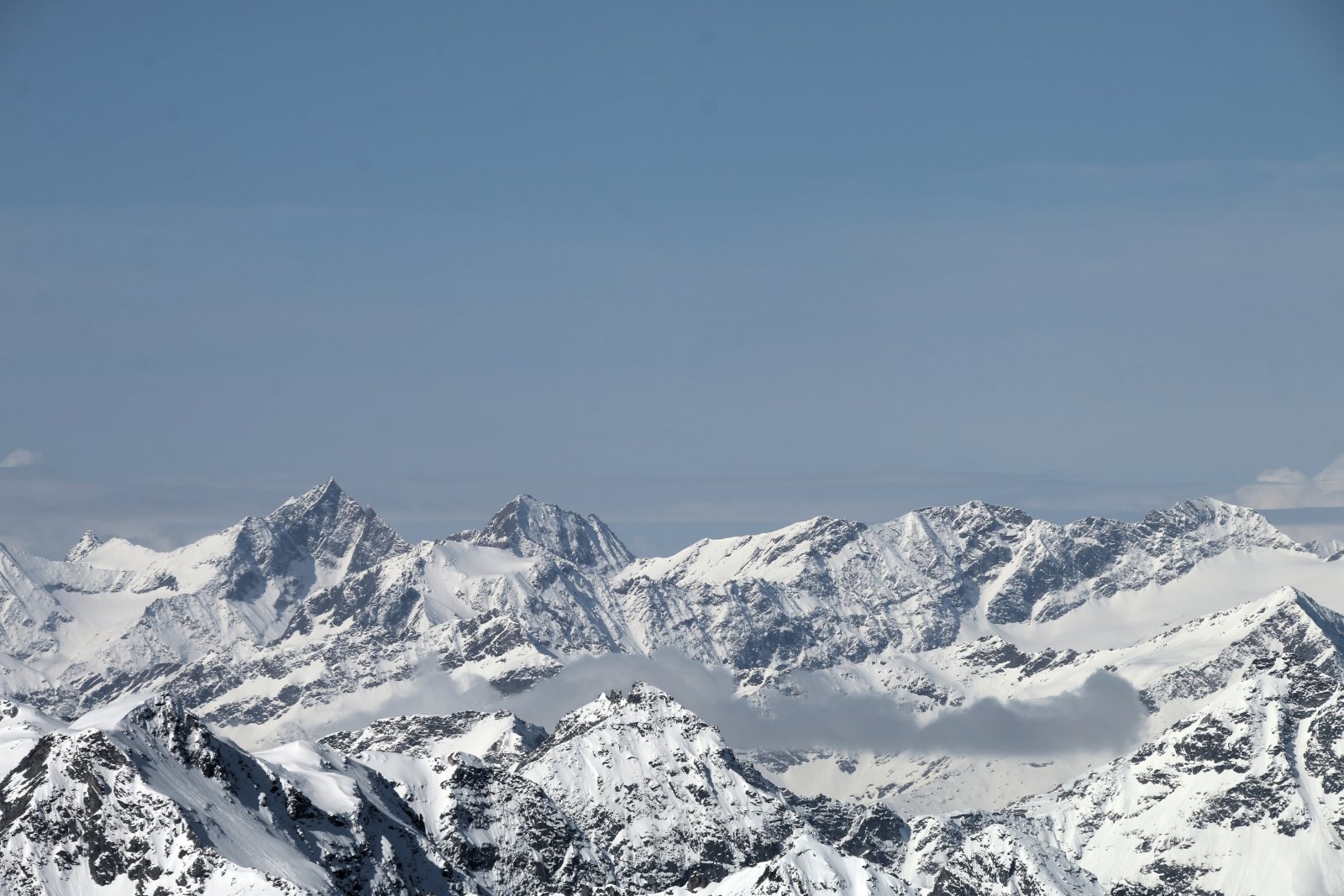 Ezek már az osztrák-olasz vidék hegyláncolatai