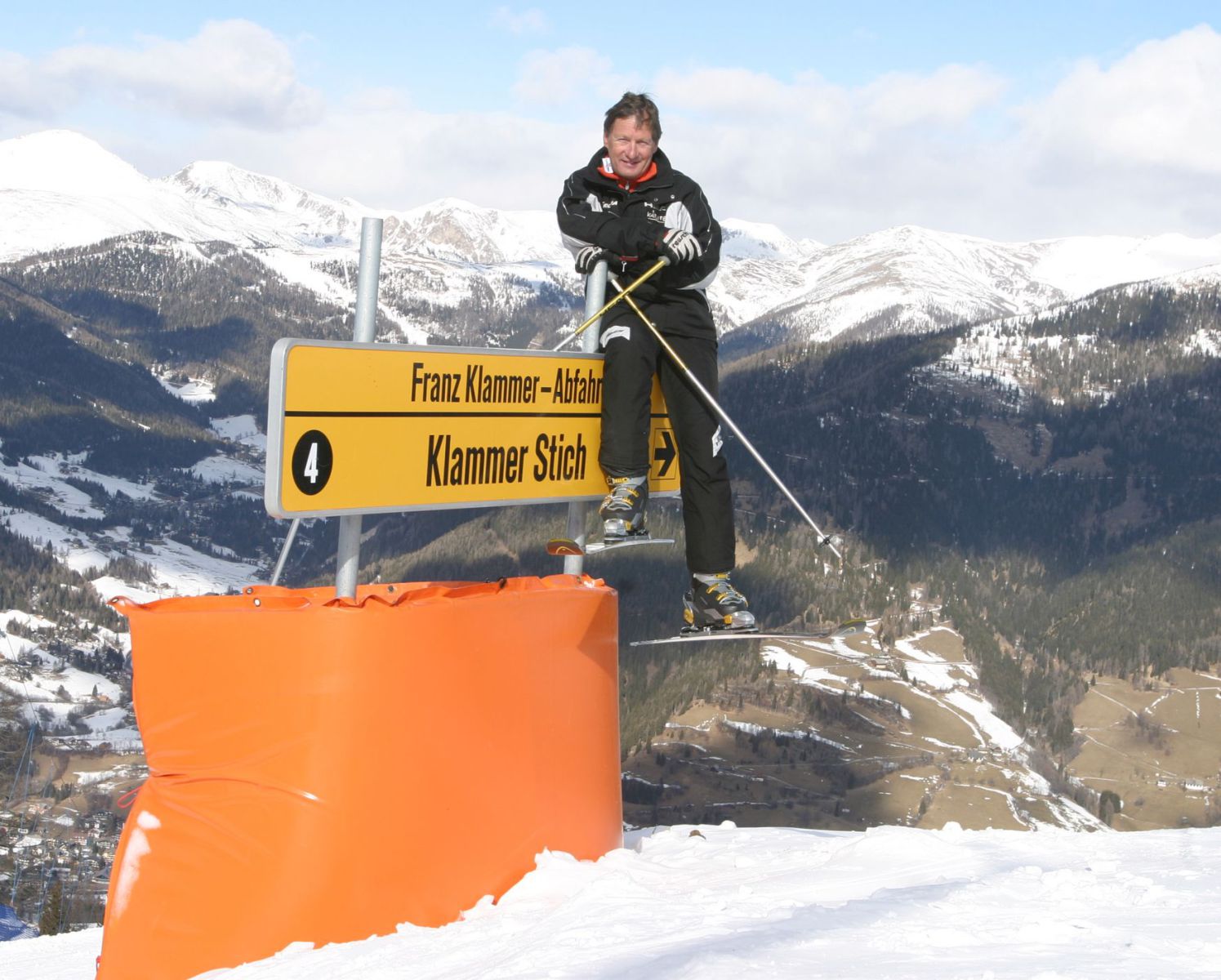 Franz Klammer a róla elnevezett sípályán Bad Kleinkichheimben