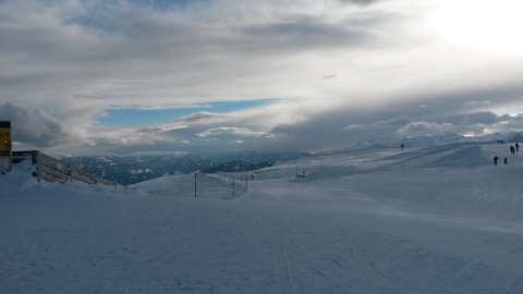 A tetőn, a piros 11 felé nézve