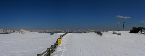 Katschberg büszkesége az A1 autópálya nevére keresztelt széles, 6 km hosszú élvezetes lesiklópálya