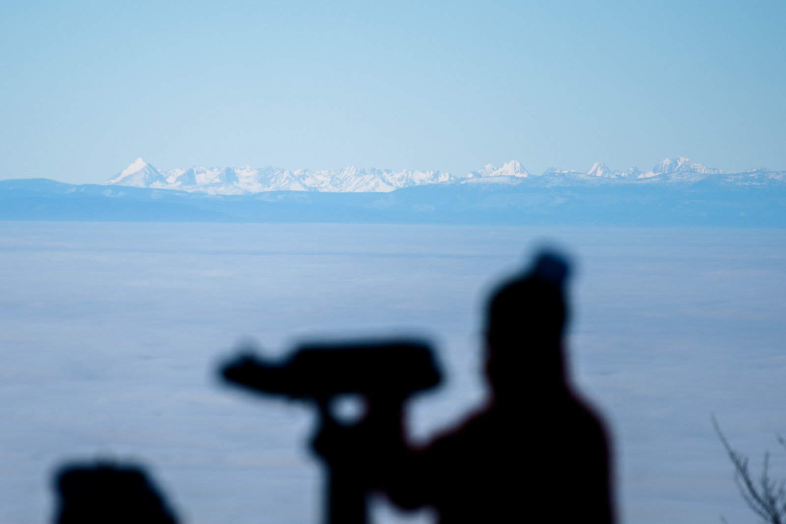 Nem mindennapi jelenség Kékestetőm: tiszta időben látszik a Magas-Tátra hegyvonulata!