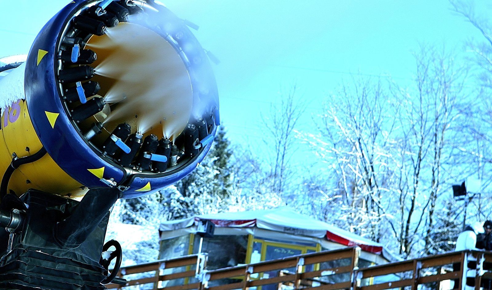 Hóágyú gyártja a havat Kékestetőn - Lapozd végig a galériát!