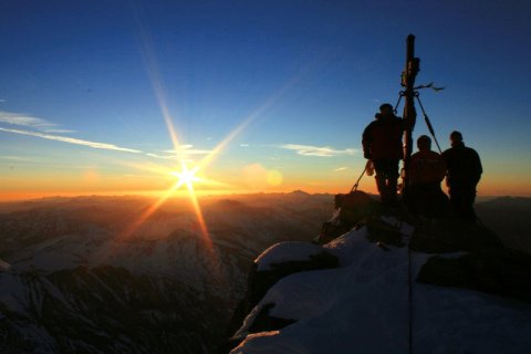 Sonnenaufgang-am-Grossglockner.jpg