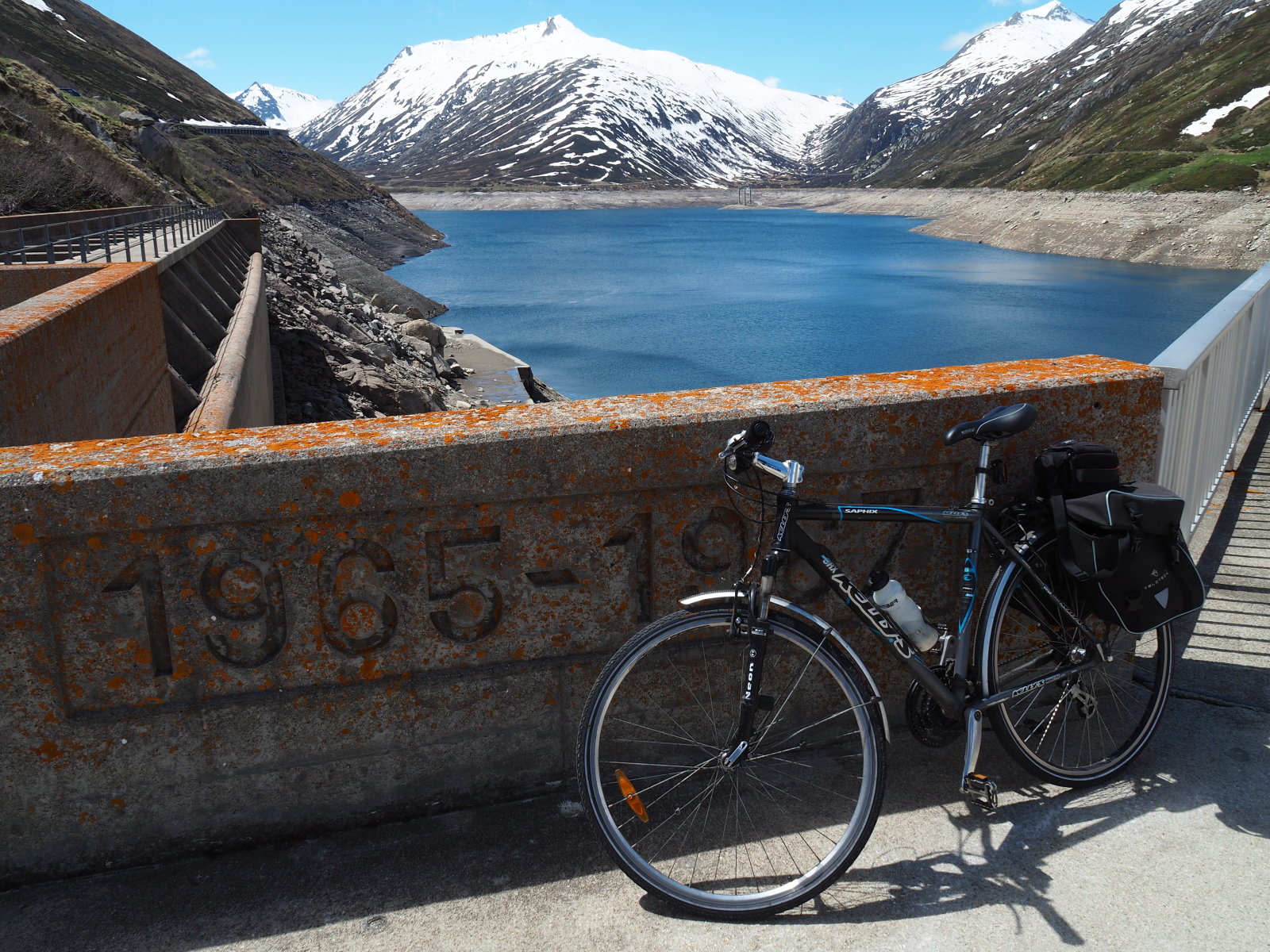 a völgyzáró gátnál