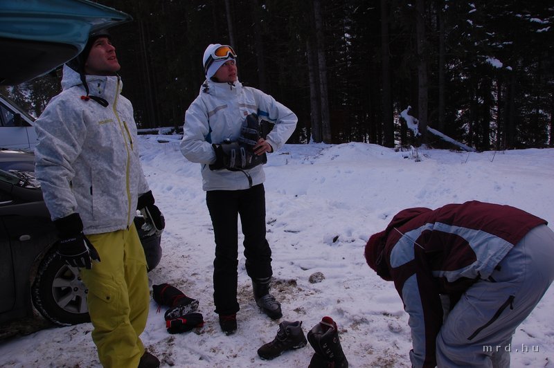 A helikoptert kémlelve