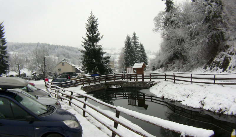 A patak felduzzasztott vizéből táplálják a hóágyúkat