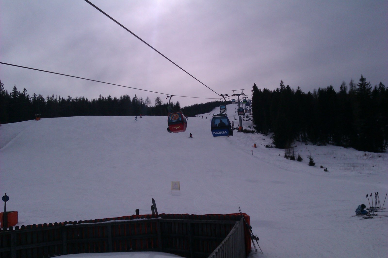 Piros 2a alja / középső állomás