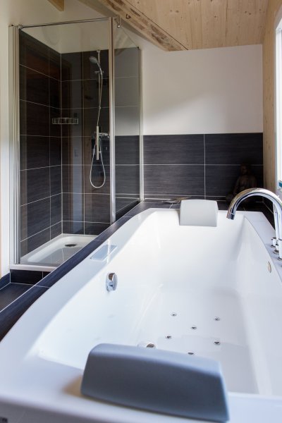 Chalet 4 hálóval, szaunával, vagy infraszaunával és pezsgőfürdővel