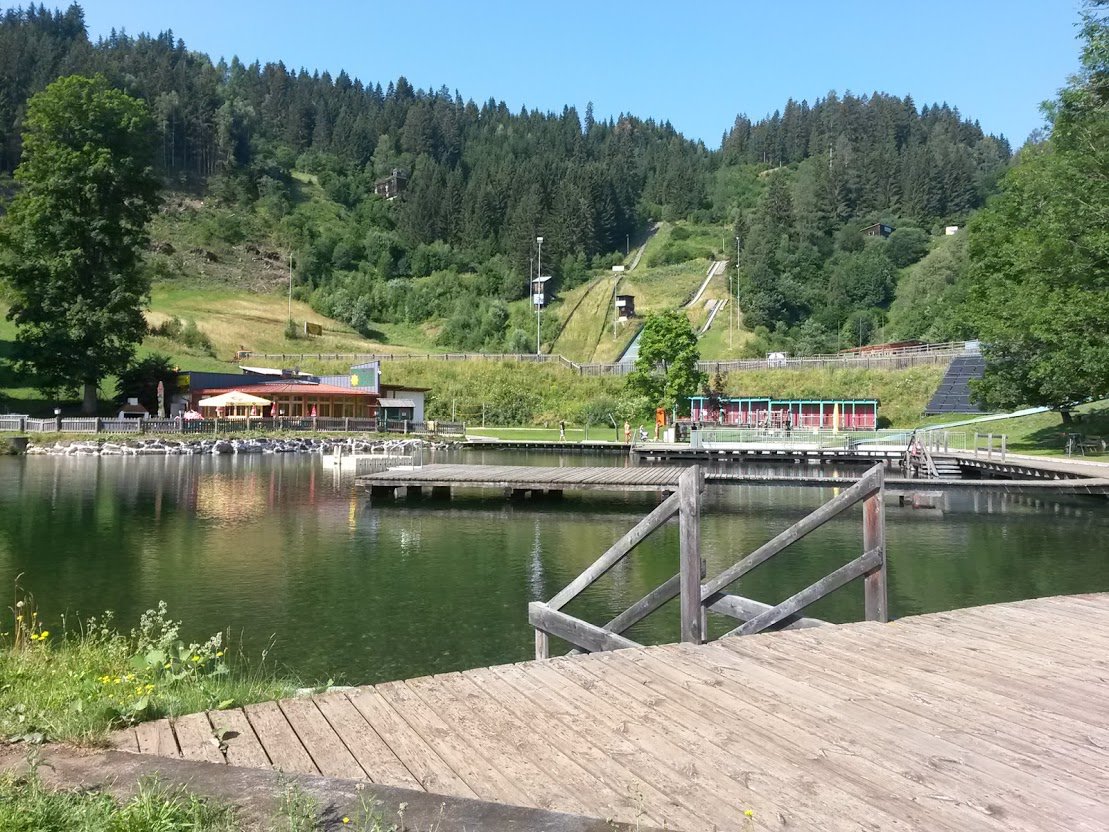 Freibad Murau - strand a sísáncok alatt