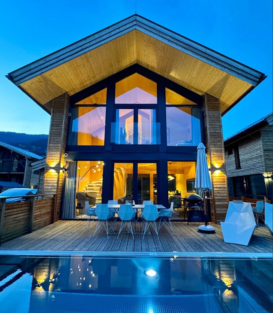 Panoráma üdülőház medencével & szaunával