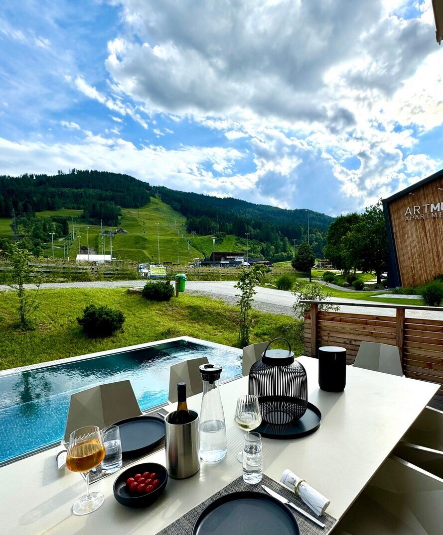 Panoráma üdülőház medencével & szaunával