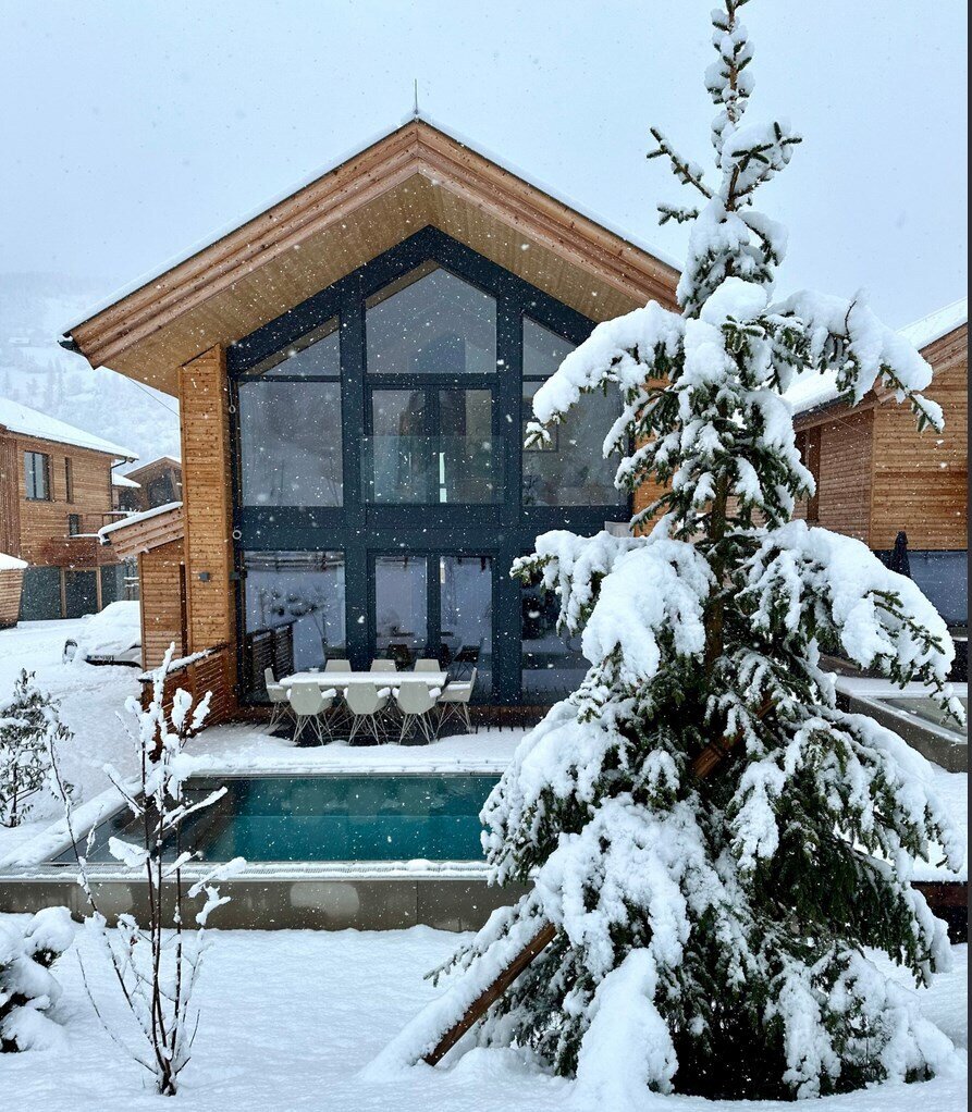 Panoráma üdülőház medencével & szaunával