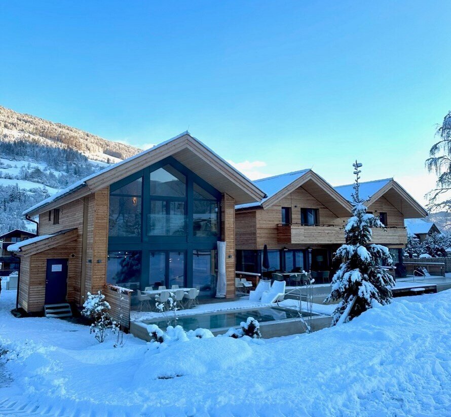 Panoráma üdülőház medencével & szaunával